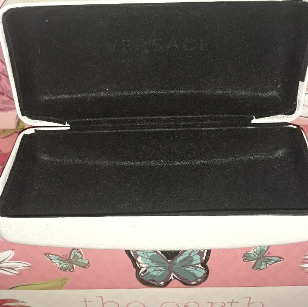 Versace sunglasses case - Picture 3 of 4